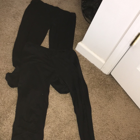 2 pairs of RUE 21 black leggings - Picture 3 of 3